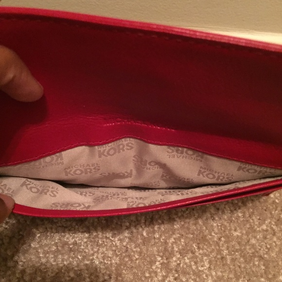 Micheal Kors Austin Flat Continental MK Wallet - Picture 4 of 5